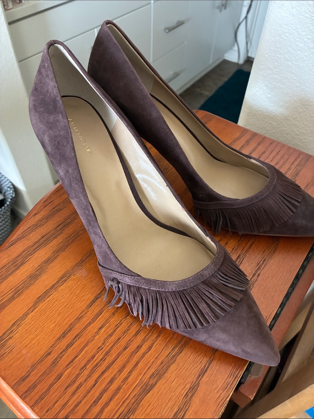 Ann Taylor Women’s 11M Genuine Suede Fringe Pointed Toe Heels